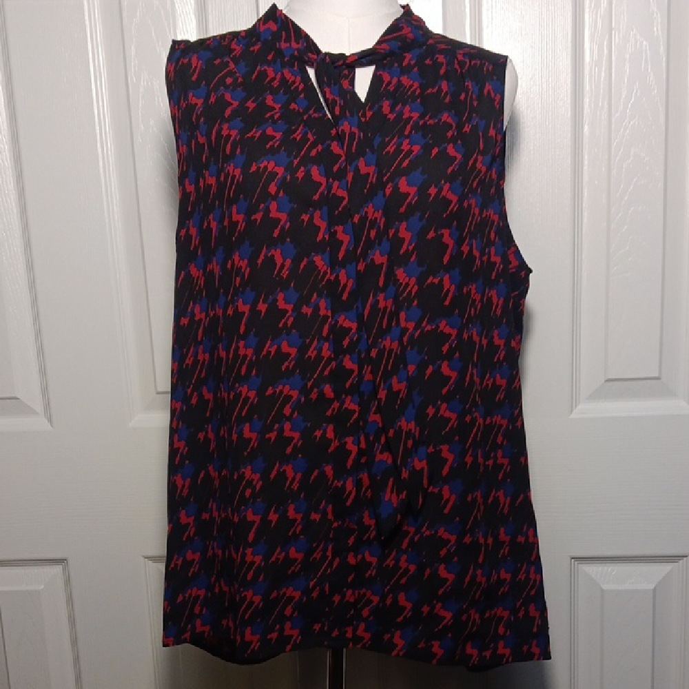 Tommy Hilfiger Women's V-neck Self Tie Pleated Sleeveless Blouse - Black and Red